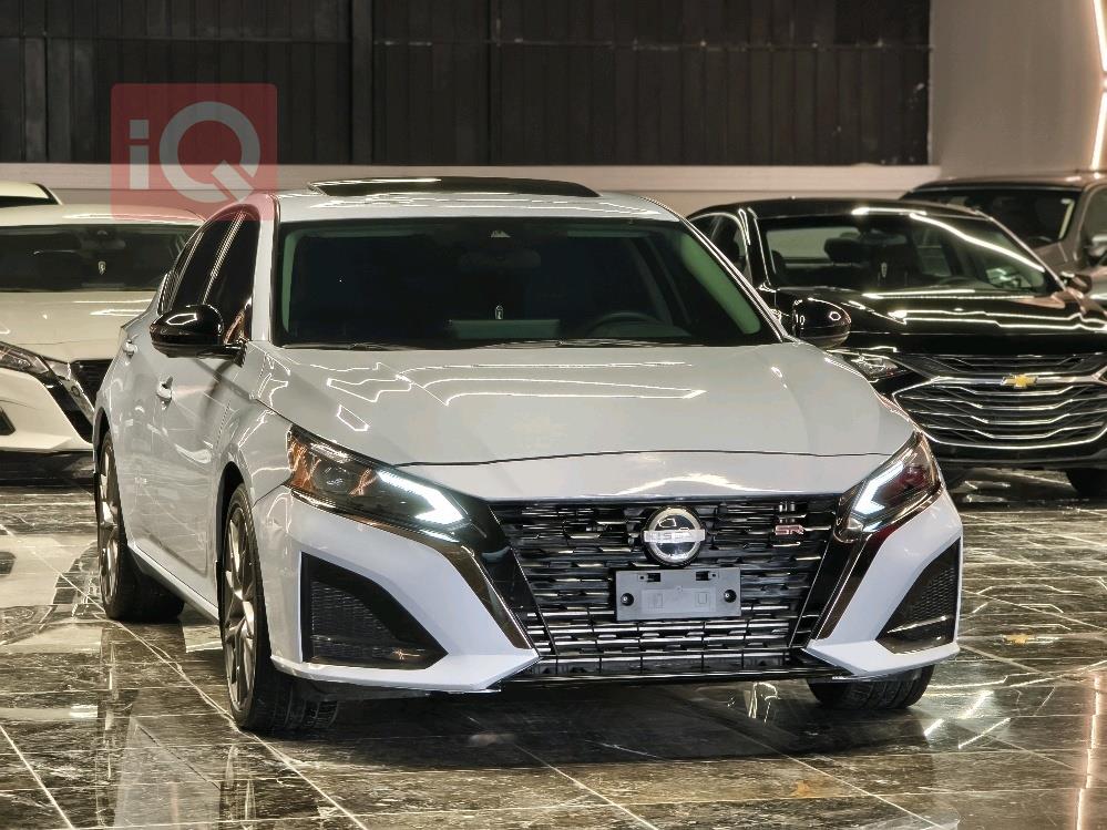 نيسان ألتيما